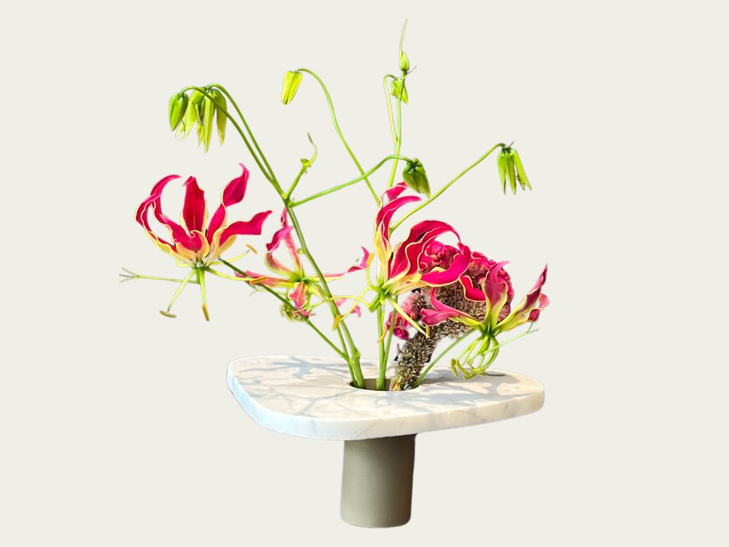 Infinity Vase with Flower