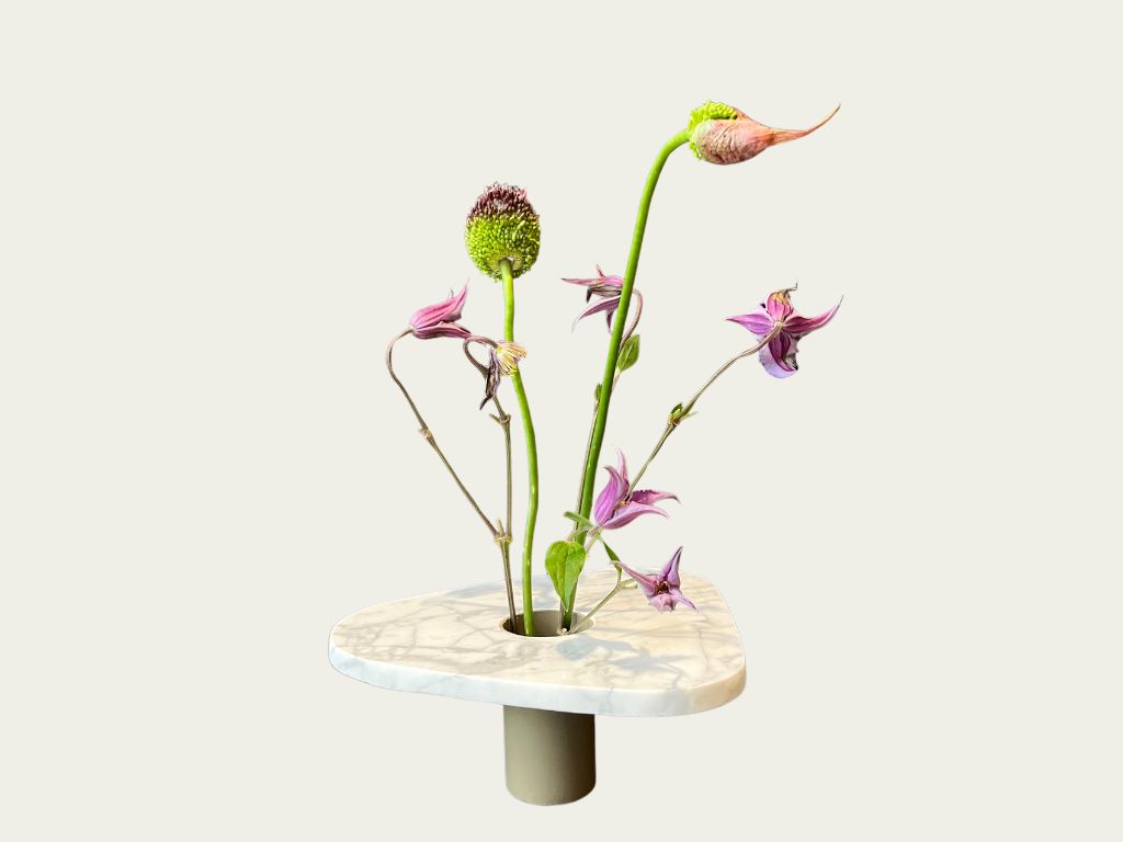 Infinity Vase with flower