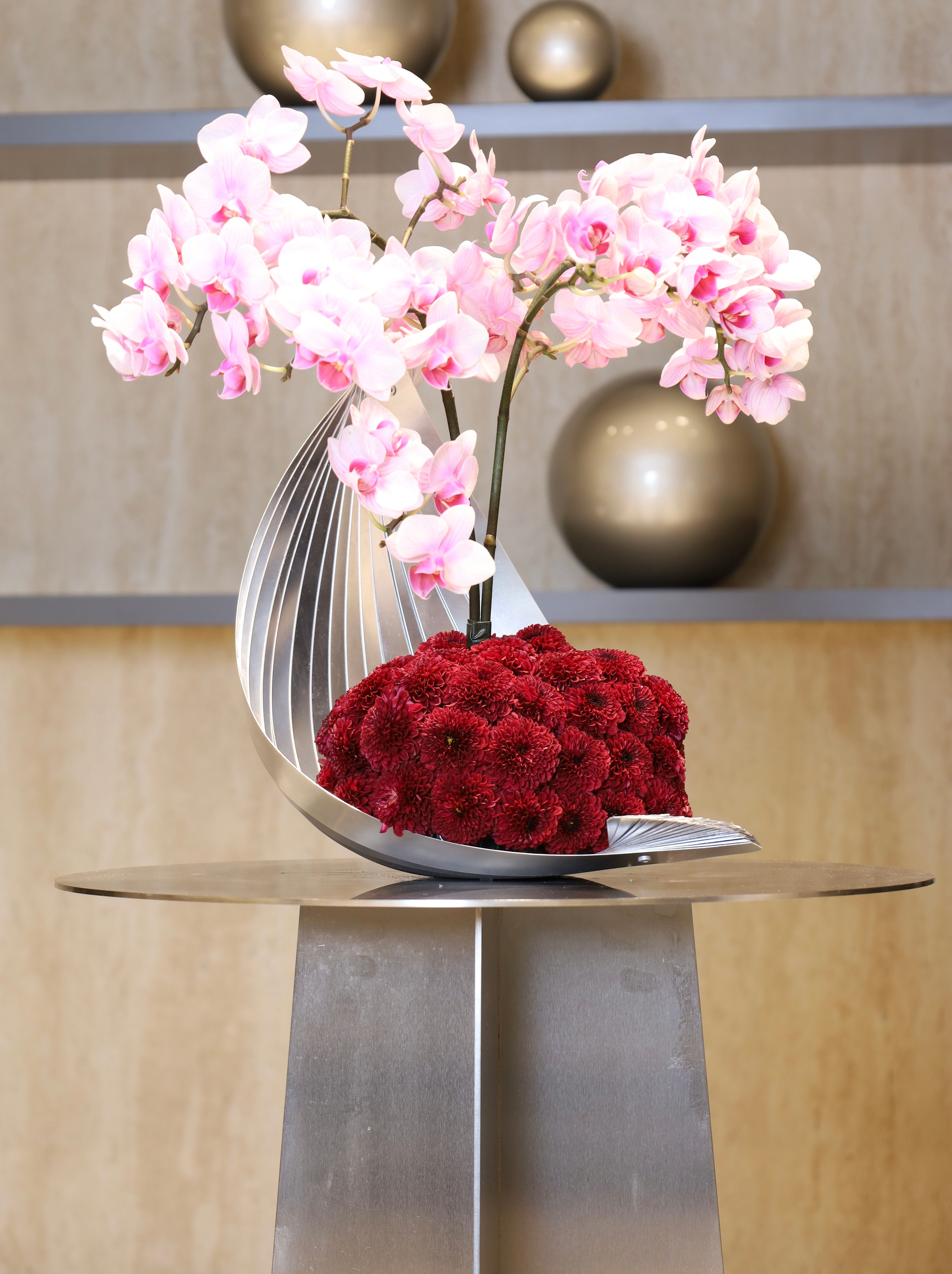 Linear Blooms Collection