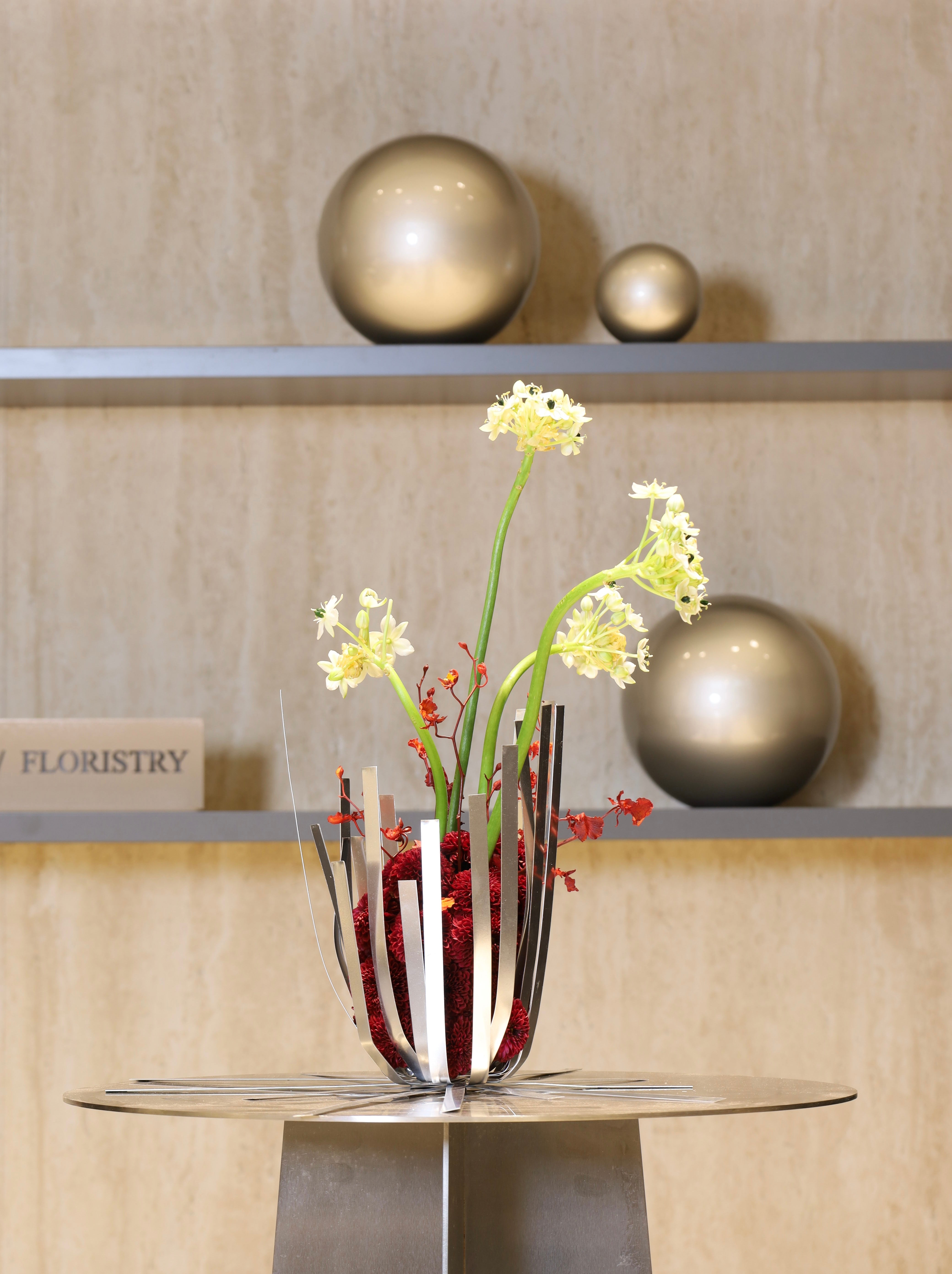 Linear Blooms Collection