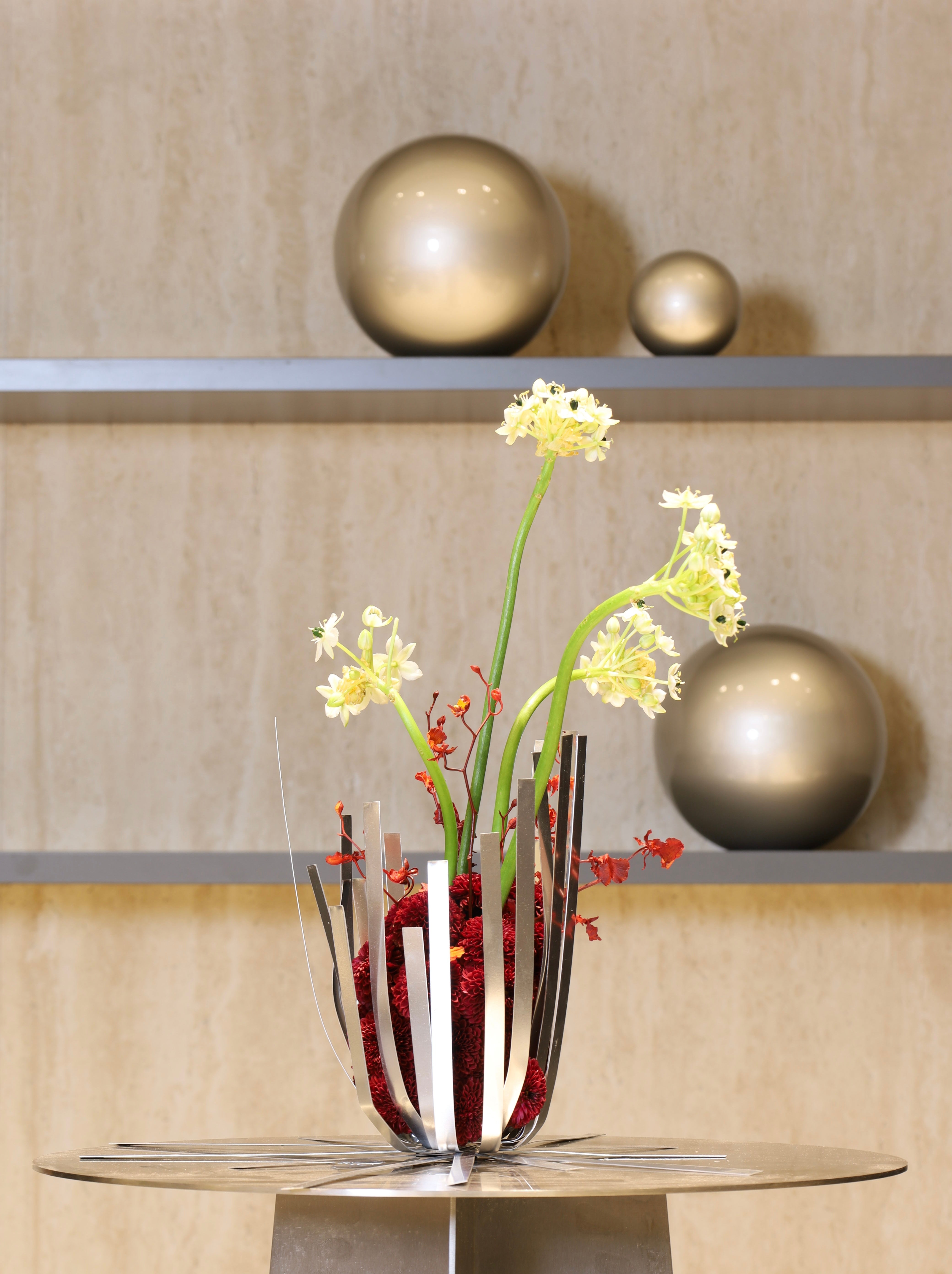 Linear Blooms Collection