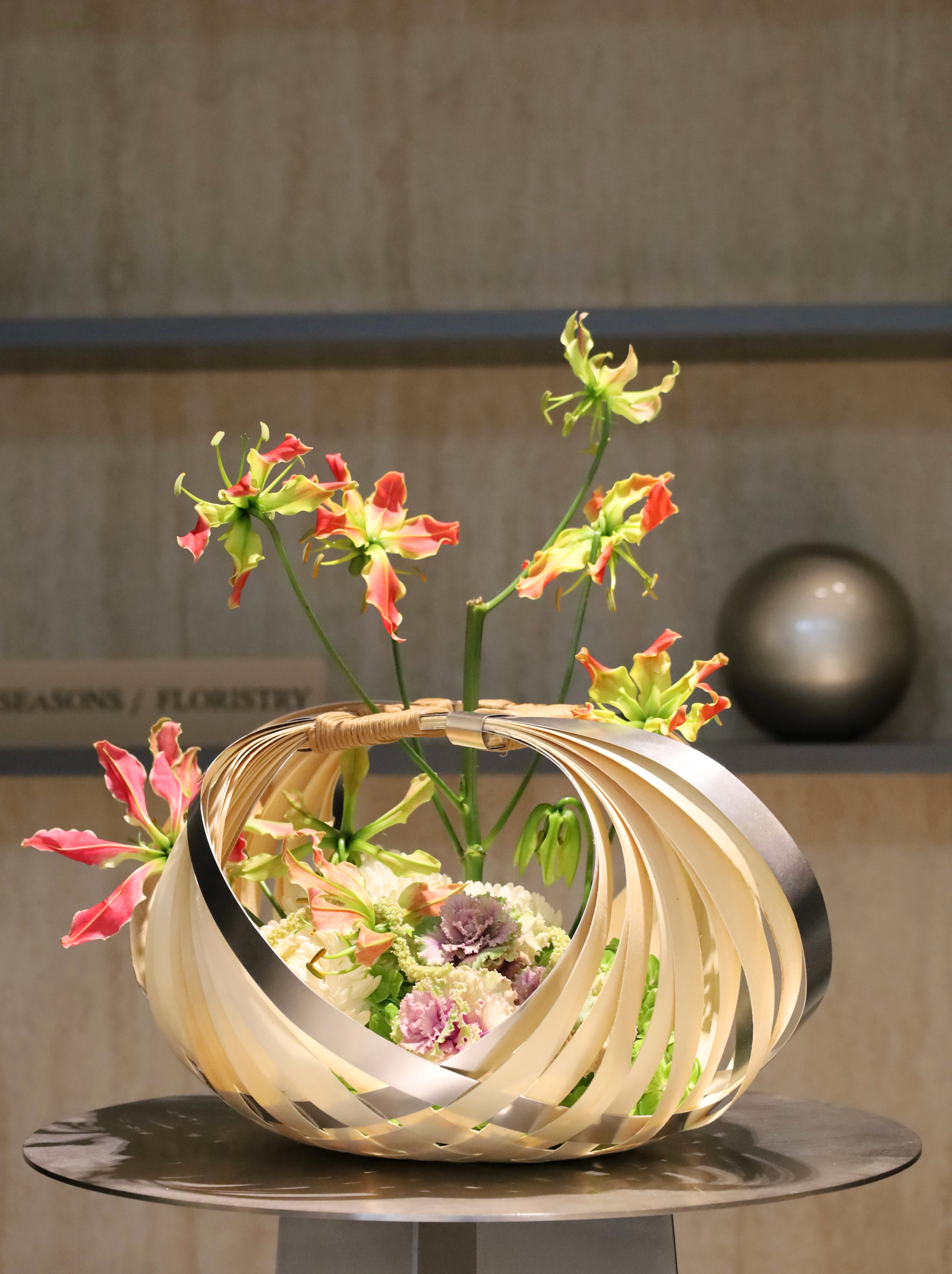 Linear Blooms Collection